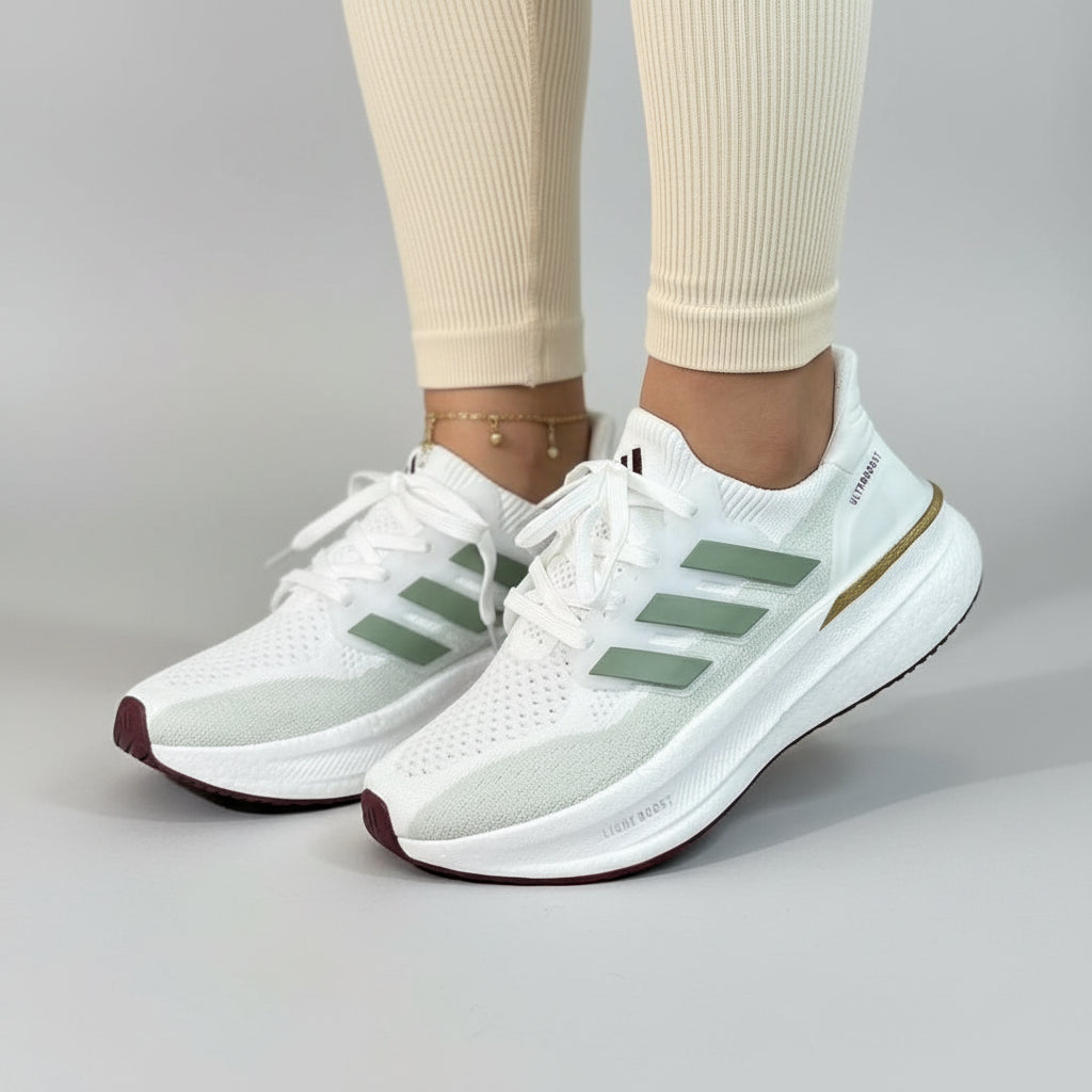 ULTRABOOST LIGHT BOOST