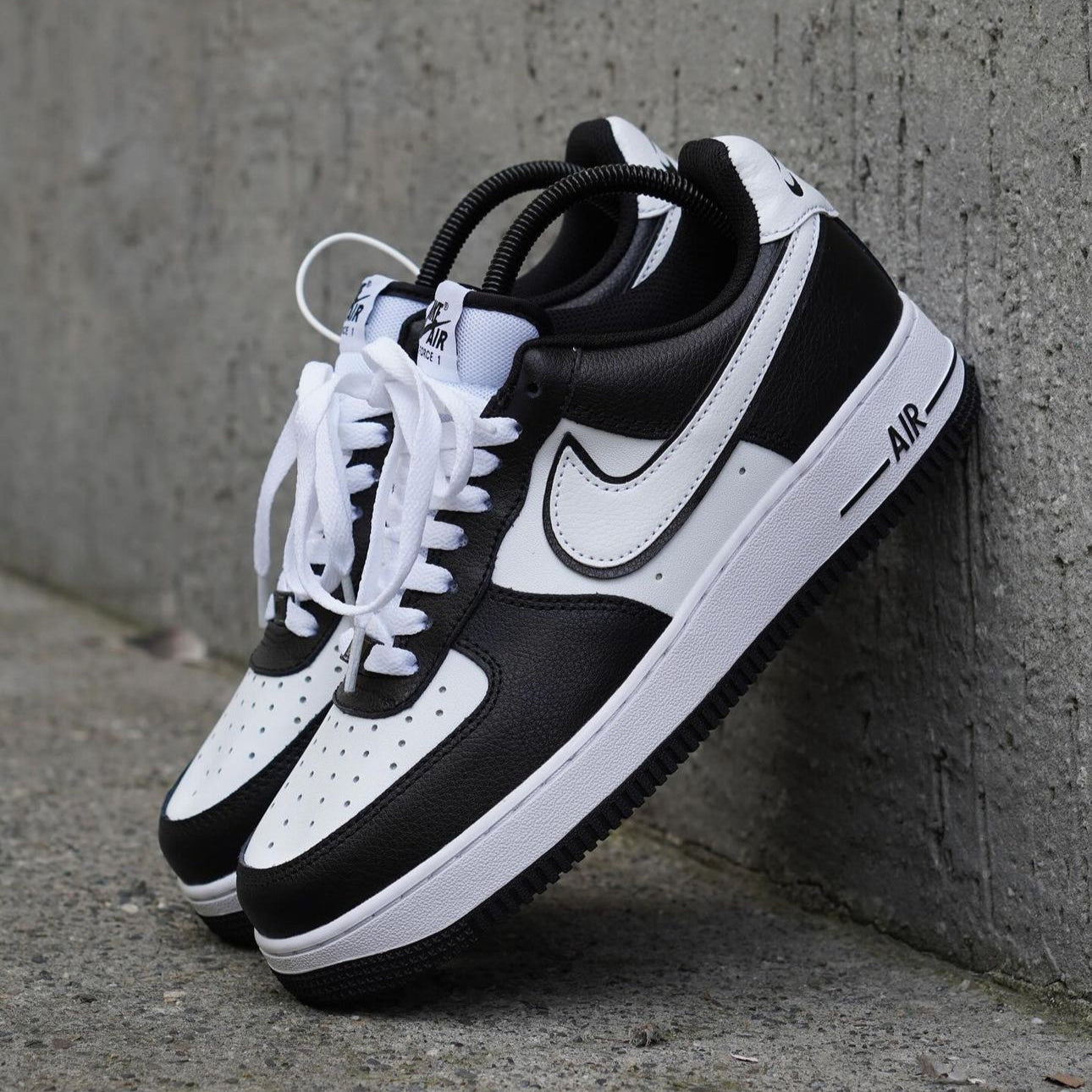 NIKE AIR FOR ONE NEGRO - BLANCO