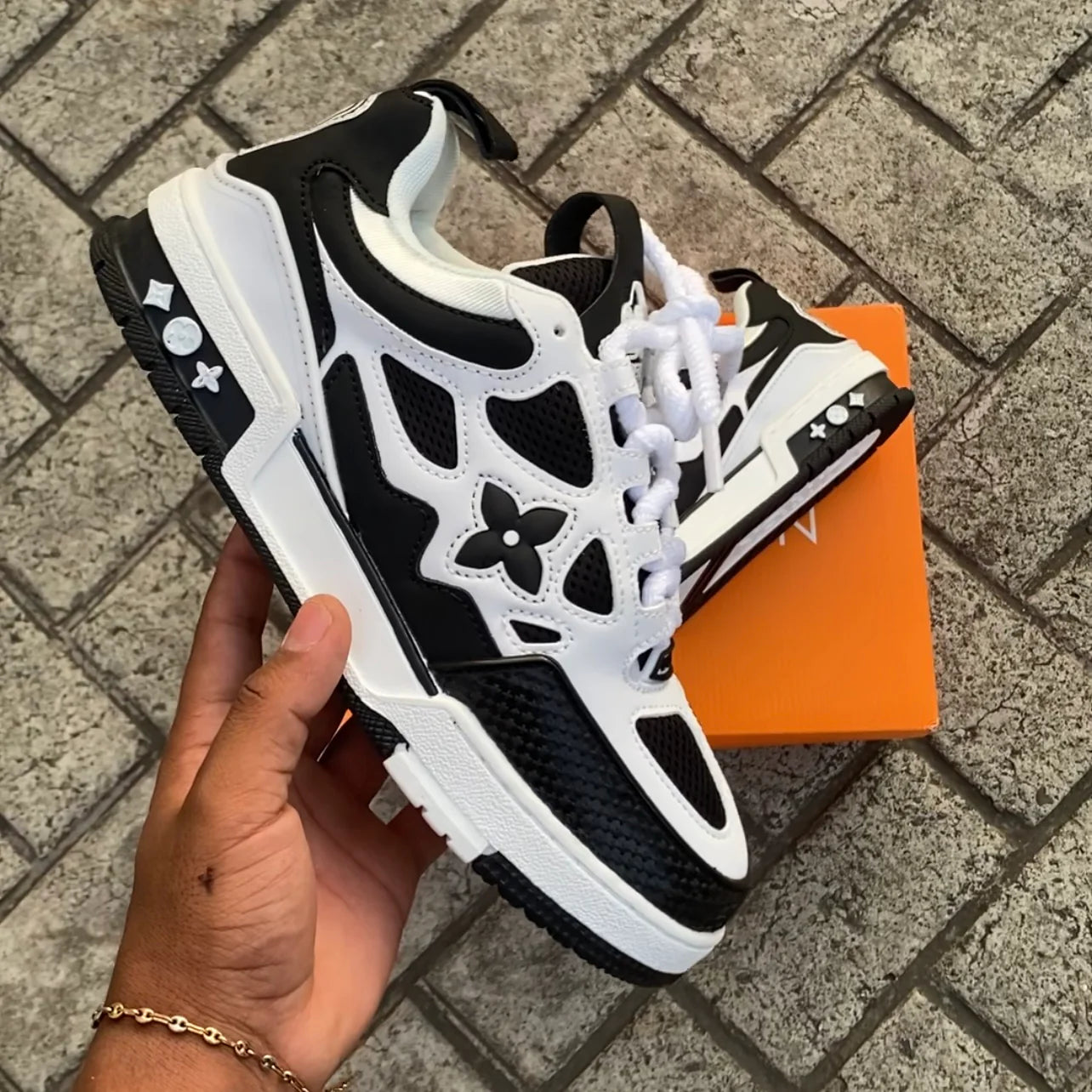 LOUIS VUITTON SKATE NEGRO