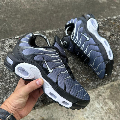 NIKE TN NEGRO - BLANCO