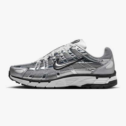 NIKE P 6000 GRIS PLATA
