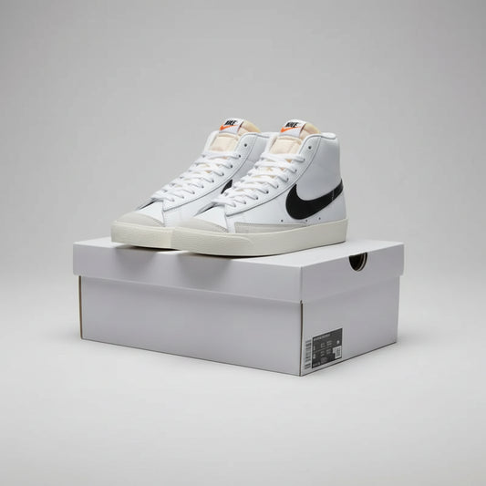 NIKE BLAZZER BOTA