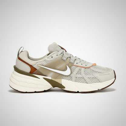 NIKE VOMERO V2K BEIGE