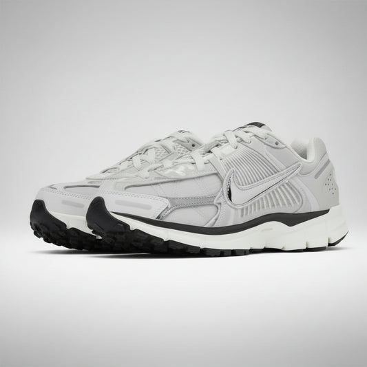 NIKE VOMERO GRIS/PLATA