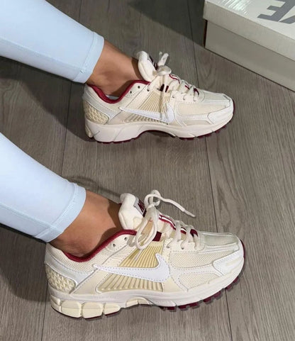 NIKE VOMERO BEIGE