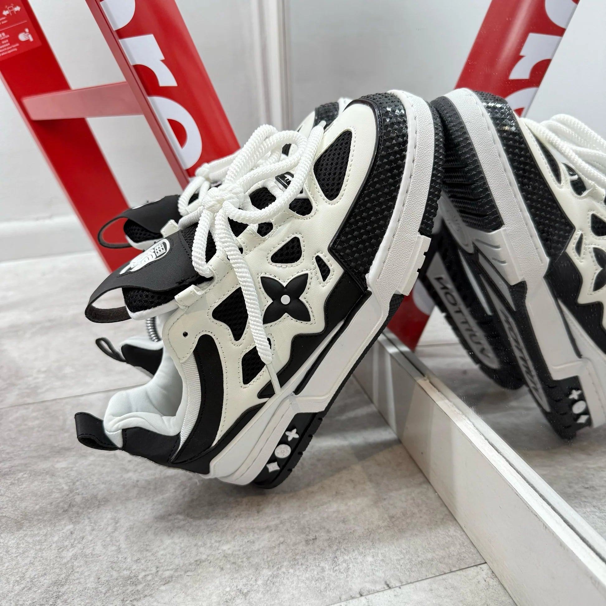 LOUIS VUITTON SKATE NEGRO